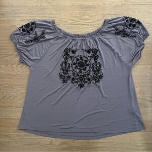 The Pyramid Collection Gray Blouse with Black Embroidery Top Size 1X
